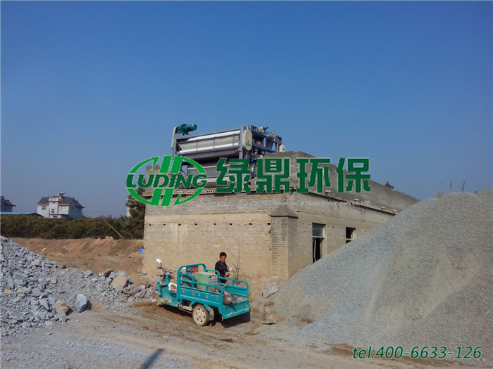 帶式壓濾機(jī)處理建筑泥漿案例 2