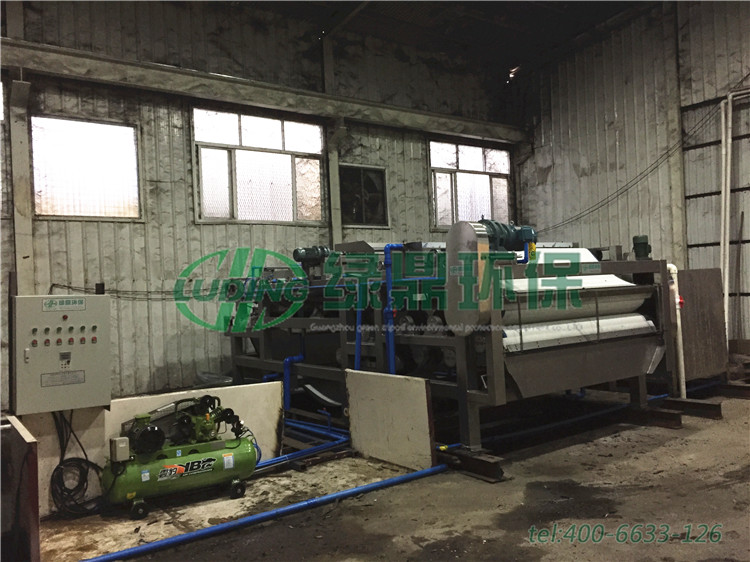 帶式壓濾機發(fā)往香港處理工廠污泥 3