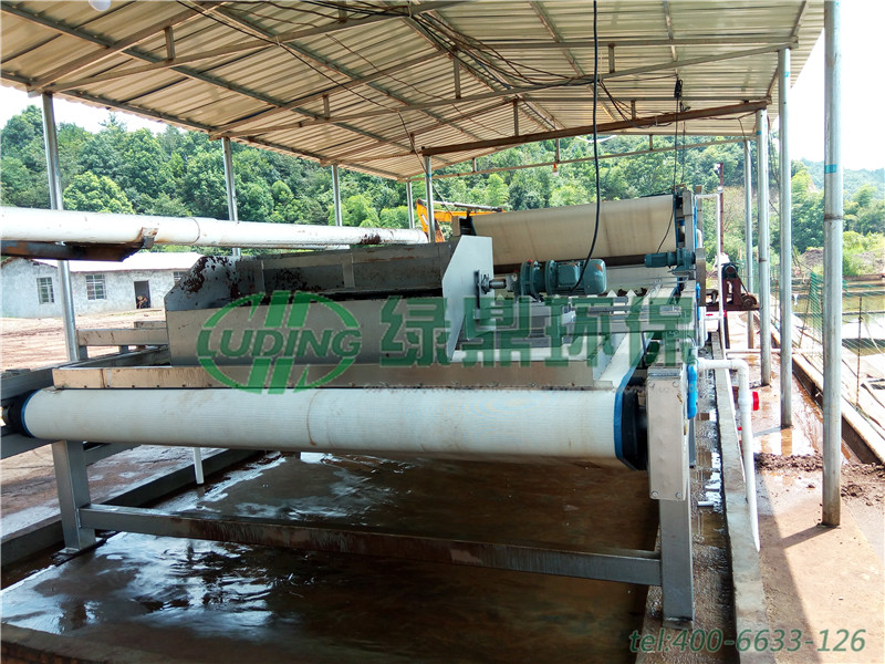 湖南湘潭磷礦廠帶式壓濾機處理泥漿工程案例 7