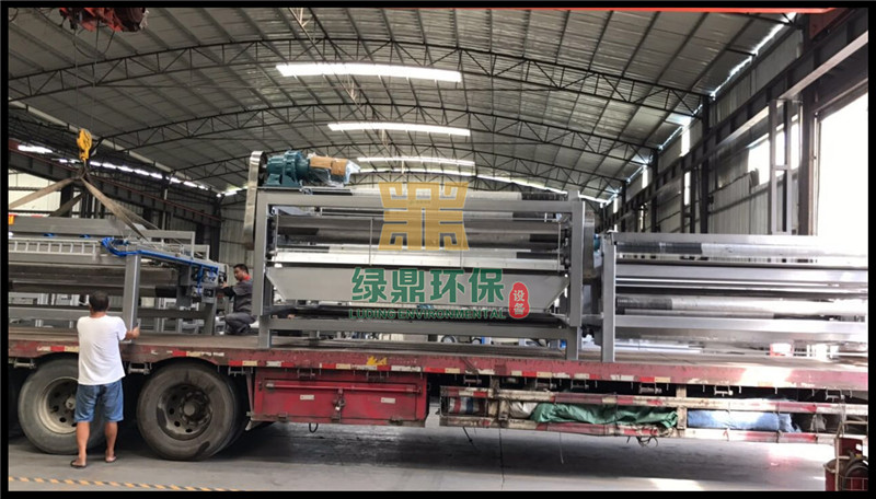 帶式壓濾機發往鉆孔灌注樁泥漿廢渣處理工程 1