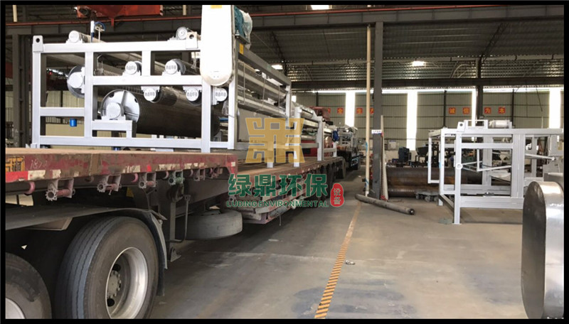 帶式壓濾機發往鉆井廢棄泥漿處理工程 2
